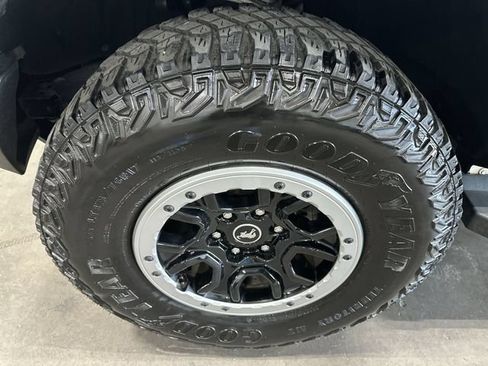 Certified 2024 Ford Bronco Big Bend w/ Sasquatch Package AWD/4WD image 23
