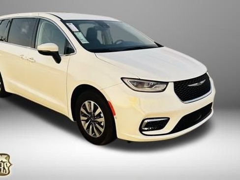 New 2023 Chrysler Pacifica Touring-L image 10