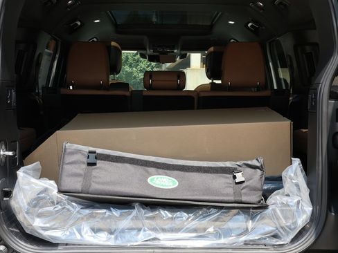 New 2026 Land Rover Defender 130 X-Dynamic SE AWD/4WD image 39