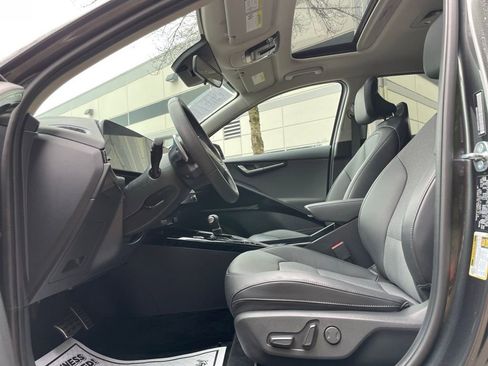 Used 2025 Kia Niro EX Touring image 21