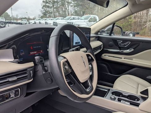 Used 2025 Lincoln Corsair FWD w/ Equipment Group 101A image 10