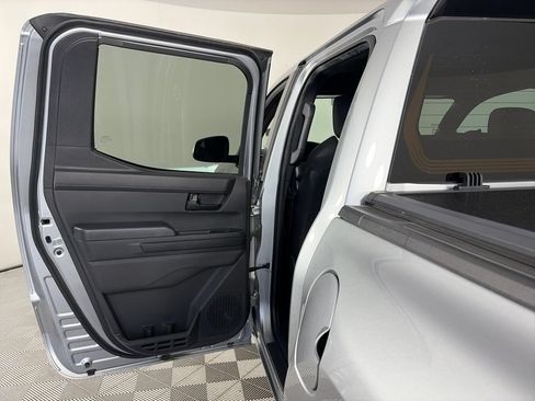 Used 2024 Toyota Tacoma SR5 AWD/4WD image 12