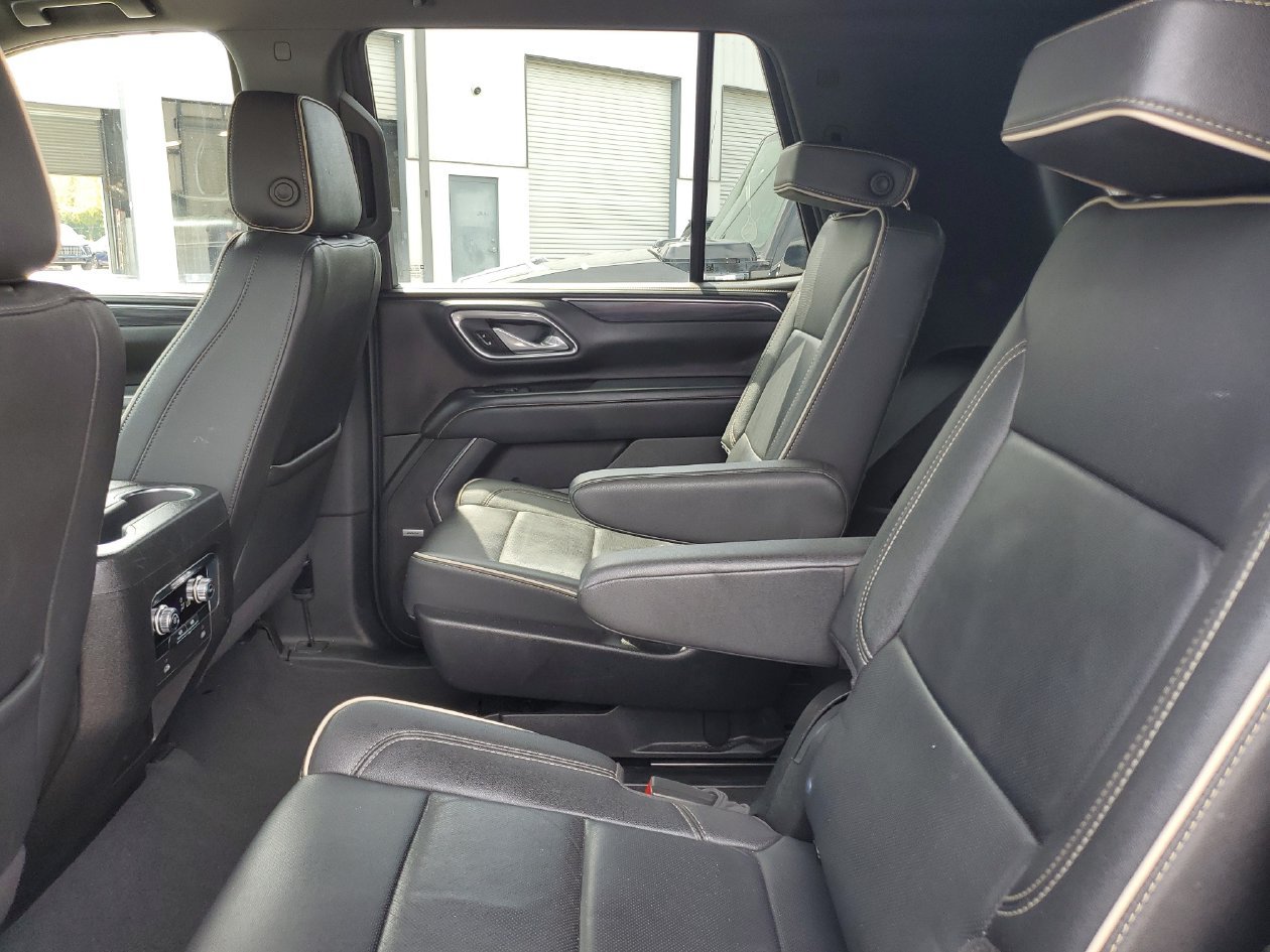 Used 2024 GMC Yukon SLT AWD/4WD image 10