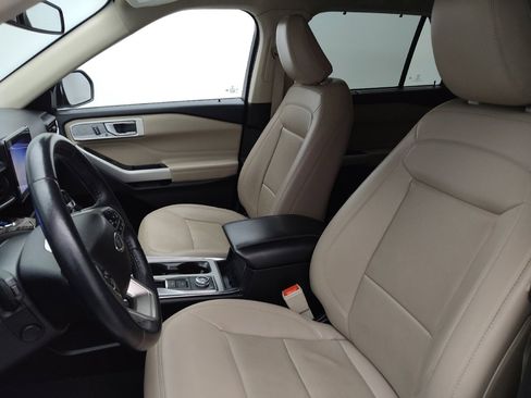 Used 2022 Ford Explorer Limited w/ Equipment Group 301A image 17