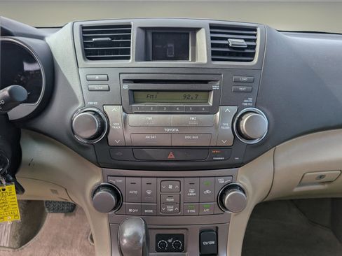 Used 2010 Toyota Highlander SE image 15