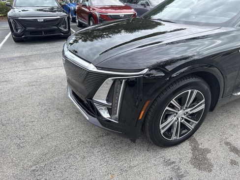 New 2025 Cadillac Lyriq Luxury image 10