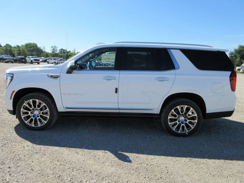 New 2026 GMC Yukon Denali w/ Denali Reserve Package AWD/4WD image 7
