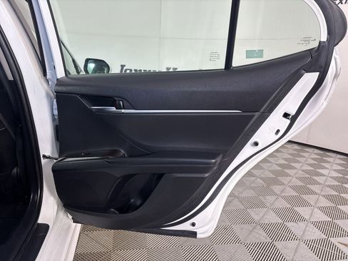 Used 2023 Toyota Camry SE image 24