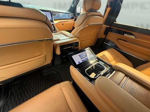 Used 2022 Jeep Grand Wagoneer Series III AWD/4WD image 12