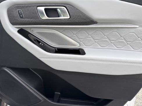 Used 2025 Ford Explorer Platinum w/ LUX Leather Package image 14