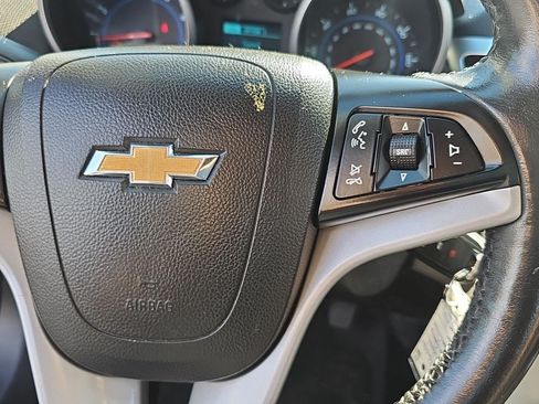 Used 2014 Chevrolet Cruze LT w/ Technology Package FWD image 12