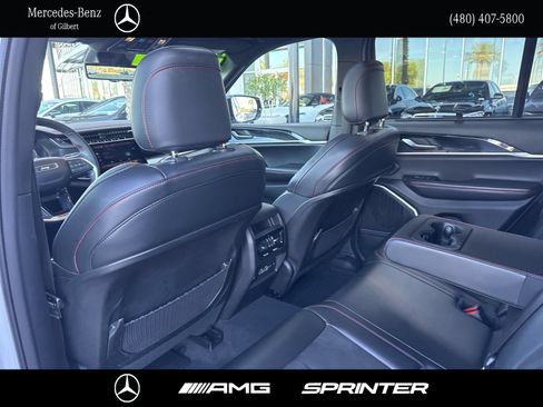 Used 2022 Jeep Grand Cherokee Trailhawk w/ Luxury Tech Group III AWD/4WD image 21