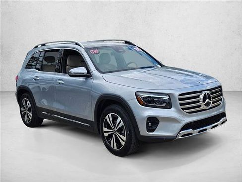 Used 2026 Mercedes-Benz GLB 250 image 3