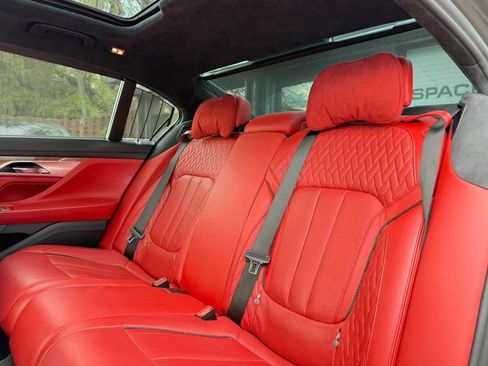 Used 2018 BMW 750i xDrive image 16