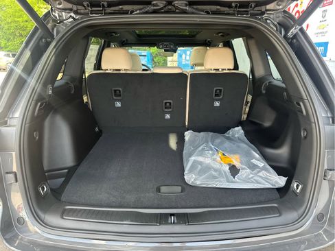 New 2025 Jeep Grand Cherokee Limited w/ Luxury Tech Group II image 54