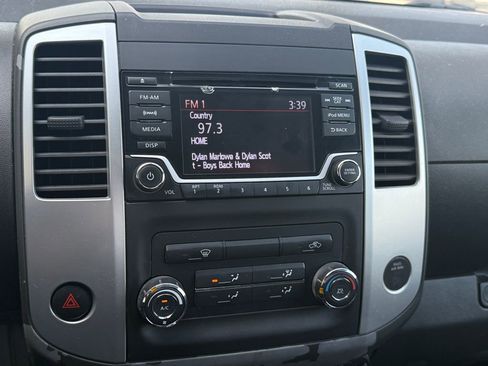 Used 2017 Nissan Frontier SV image 25