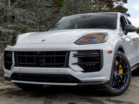 Certified 2024 Porsche Cayenne Turbo GT image 7