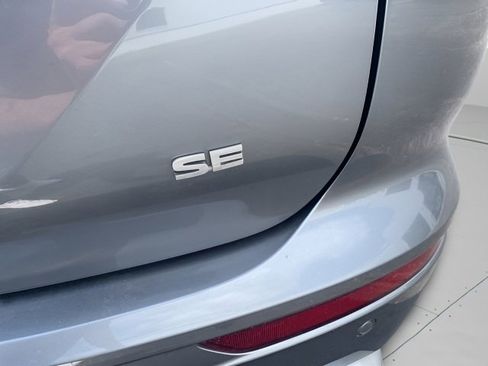 Used 2024 Mitsubishi Outlander SE image 13