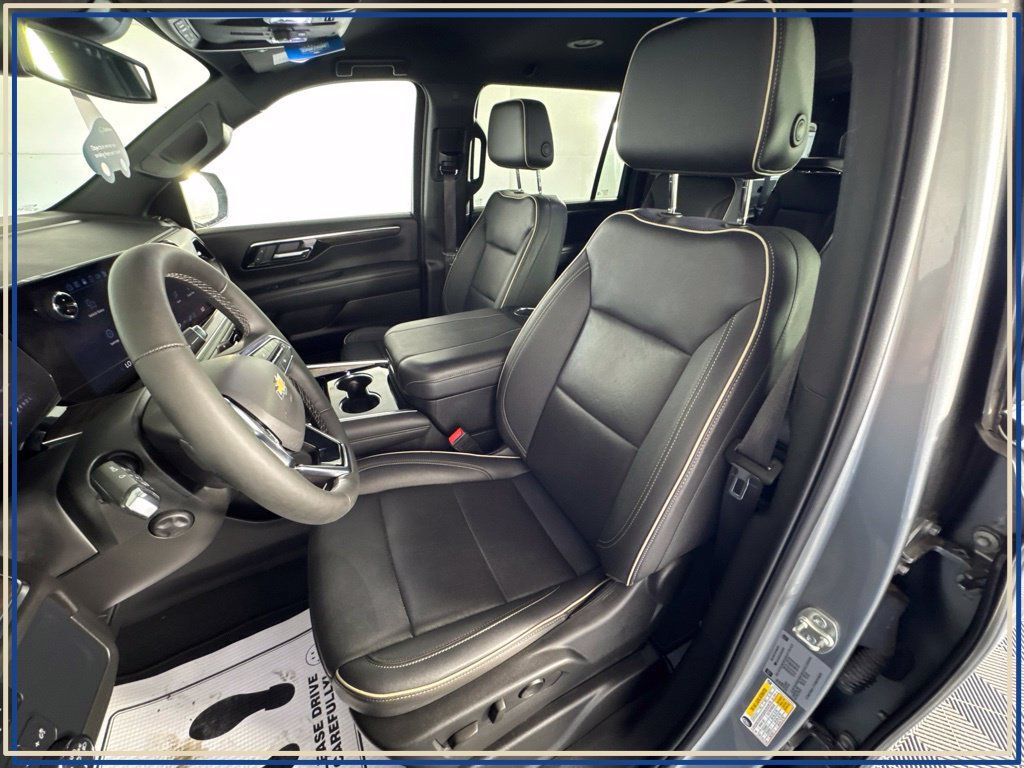 Certified 2025 Chevrolet Suburban Premier AWD/4WD image 23