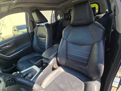Used 2019 Toyota RAV4 Limited w/ Advanced Technology Package AWD/4WD image 22