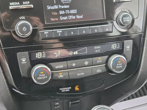 Used 2018 Nissan Rogue Sport AWD image 28