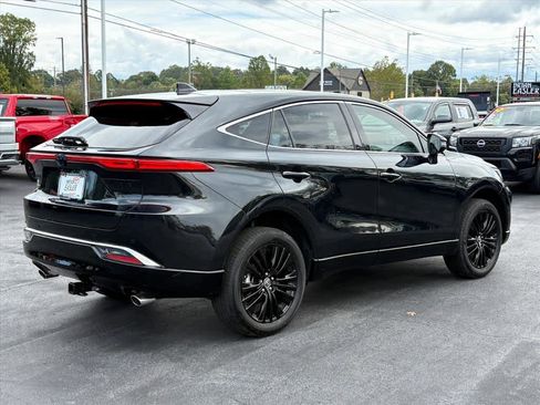 Used 2024 Toyota Venza Nightshade image 3