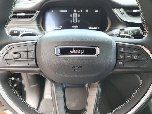 New 2026 Jeep Grand Cherokee Limited w/ Limited Altitude Package RWD image 30