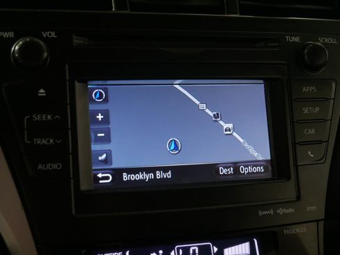 Used 2012 Toyota Prius V Five FWD image 31