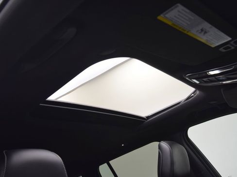 Used 2023 Jeep Grand Cherokee Altitude image 19