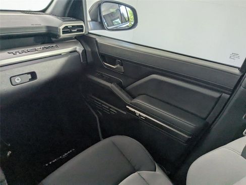 New 2025 Toyota Tacoma TRD Off-Road image 9