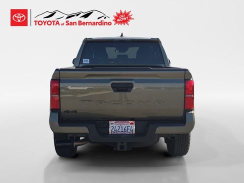 Certified 2025 Toyota Tacoma TRD Off-Road AWD/4WD image 4