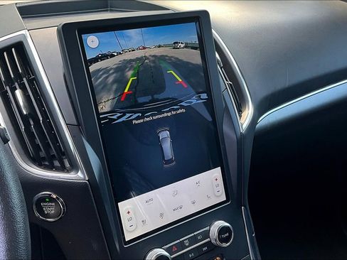 Used 2024 Ford Edge Titanium image 31