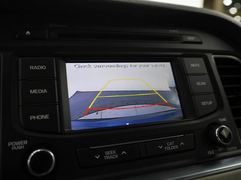 Used 2015 Hyundai Sonata SE w/ Option Group 09 FWD image 25