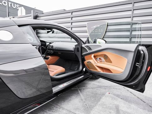 Used 2022 Audi R8 V10 image 26