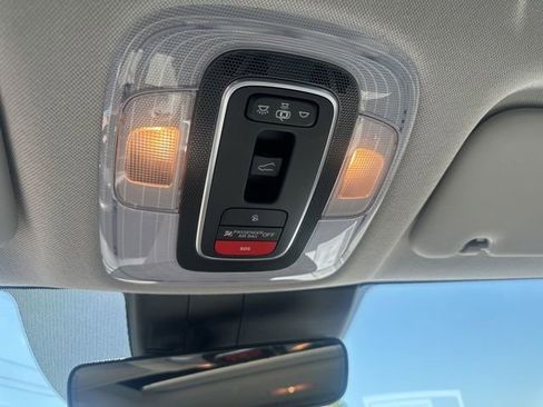 Used 2023 Hyundai Elantra Limited FWD image 18