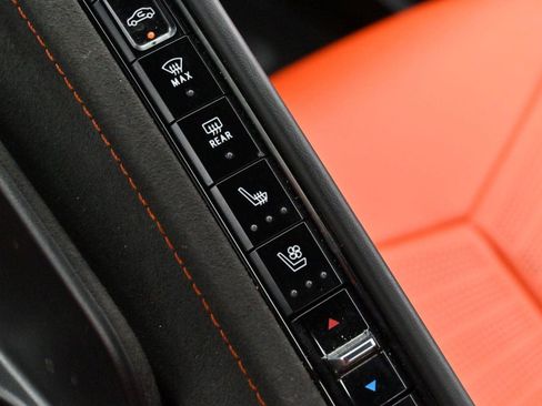 Used 2025 Chevrolet Corvette Stingray Premium Conv w/ Z51 Performance Package image 33