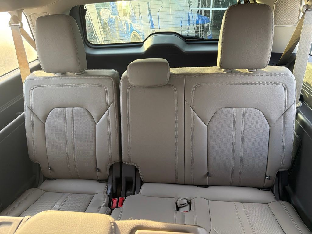 Used 2021 Ford Expedition Max Limited AWD/4WD image 35
