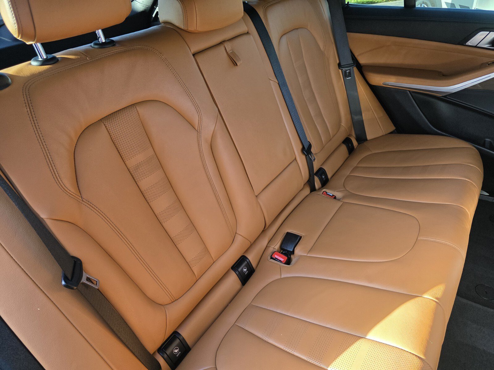 Used 2022 BMW X5 xDrive40i w/ Luxury Seating Package AWD/4WD image 27