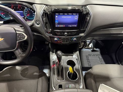 Used 2020 Chevrolet Traverse LT w/ LPO, Blackout Package image 11