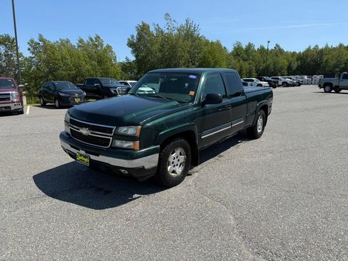 Used 2006 Chevrolet Silverado 1500 LT w/ Light Duty Power Package AWD/4WD image 1