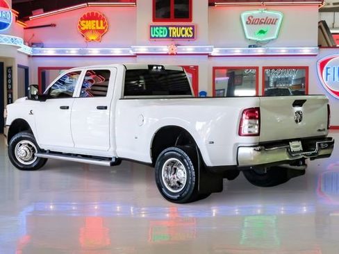 Used 2024 RAM 3500 Tradesman w/ Chrome Appearance Group image 4