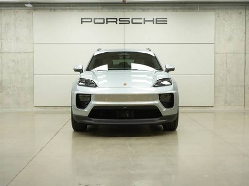 New 2026 Porsche Macan 4 Electric AWD/4WD image 10