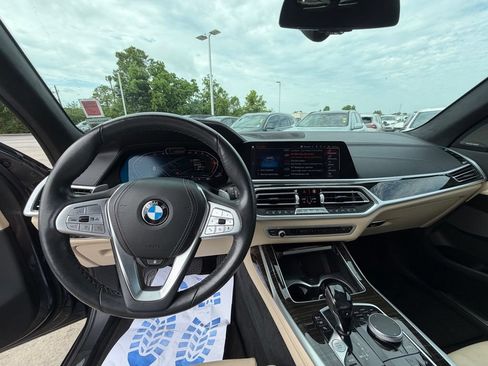 Used 2021 BMW X7 xDrive40i w/ Premium Package AWD/4WD image 11