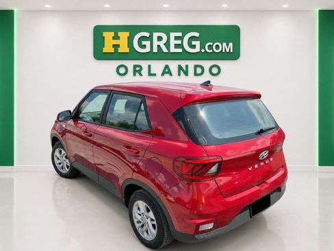 Used 2021 Hyundai Venue SE w/ Cargo Package FWD image 2
