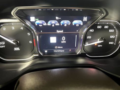 Used 2021 GMC Yukon Denali w/ Denali Premium Package image 3