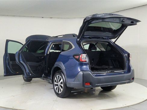 Used 2023 Subaru Outback Premium image 11