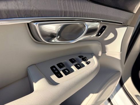 New 2026 Volvo XC90 B6 Ultra image 12