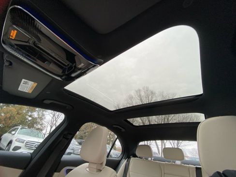 Certified 2025 Mercedes-Benz C 300 4MATIC Sedan image 21