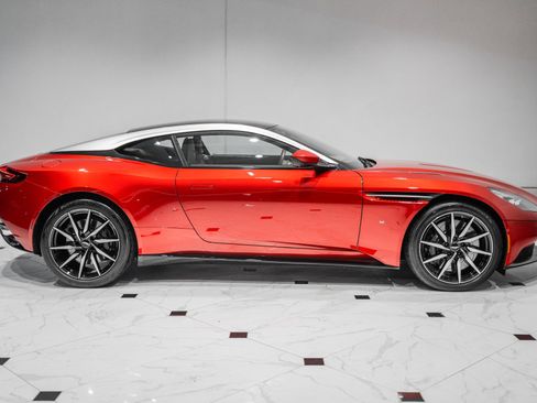 Used 2017 Aston Martin DB11 V12 image 41