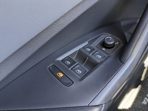 New 2026 Volkswagen Jetta SE FWD image 21